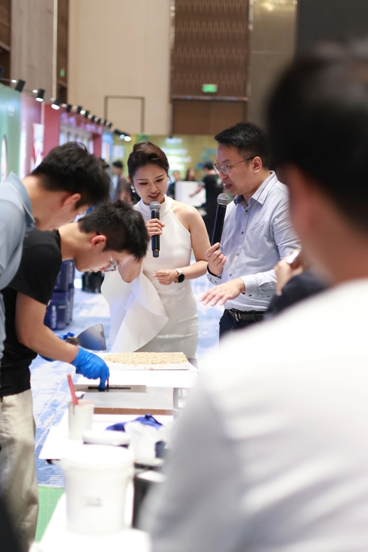 一場(chǎng)發(fā)布會(huì)，一場(chǎng)千人狂歡嘉年華 | 2025萬磊廣佛千人行完滿成功